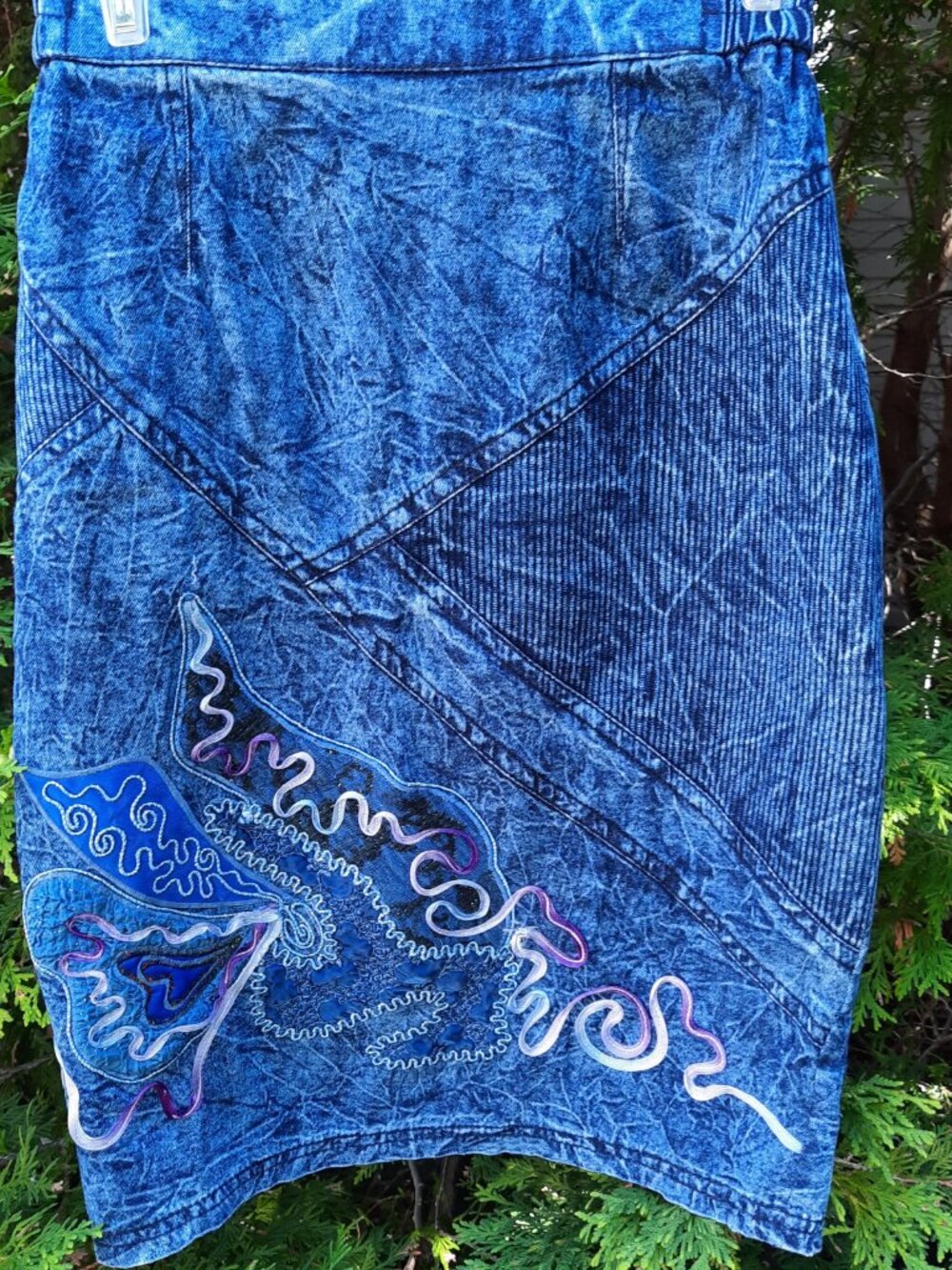 Vintage (Jazzino?) 80s Size S Acid Wash Denim Embroidered Skirt